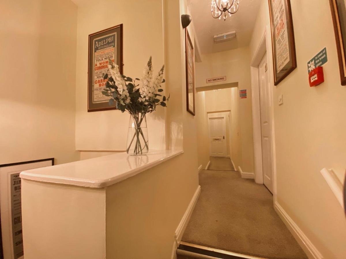 The Victoria Hotel Newcastle-under-Lyme Bagian luar foto