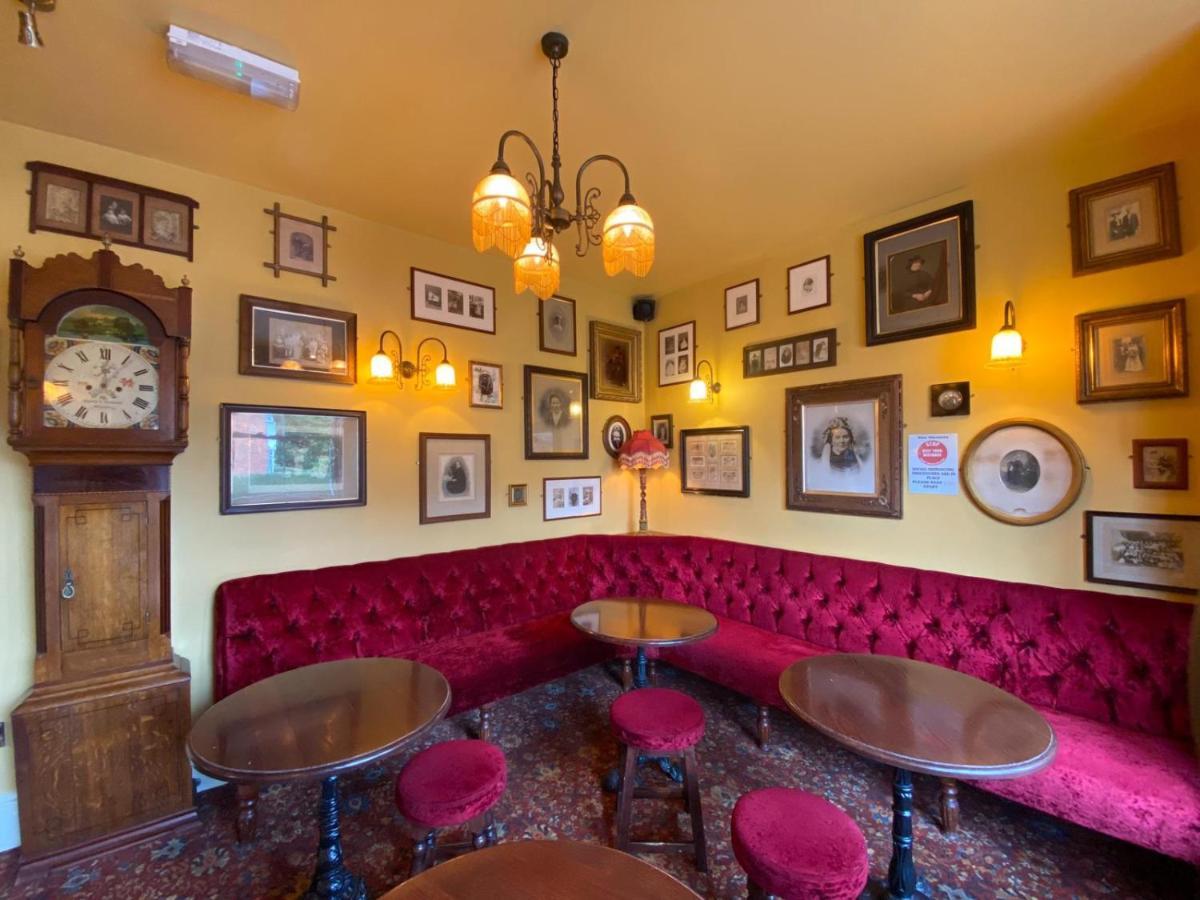 The Victoria Hotel Newcastle-under-Lyme Bagian luar foto