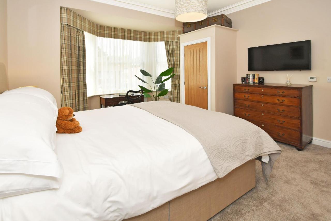 The Victoria Hotel Newcastle-under-Lyme Bagian luar foto